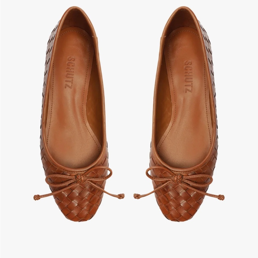 SCHUTZ ARISSA WOVEN LEATHER FLAT size 7 brand new